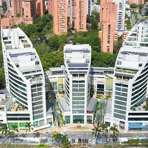 מלון San Fernando Plaza