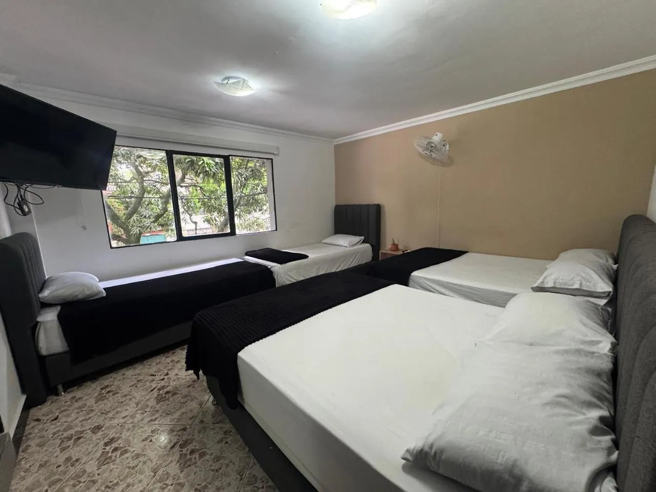 מדיין Hotel De Leon Estadio קולומביה